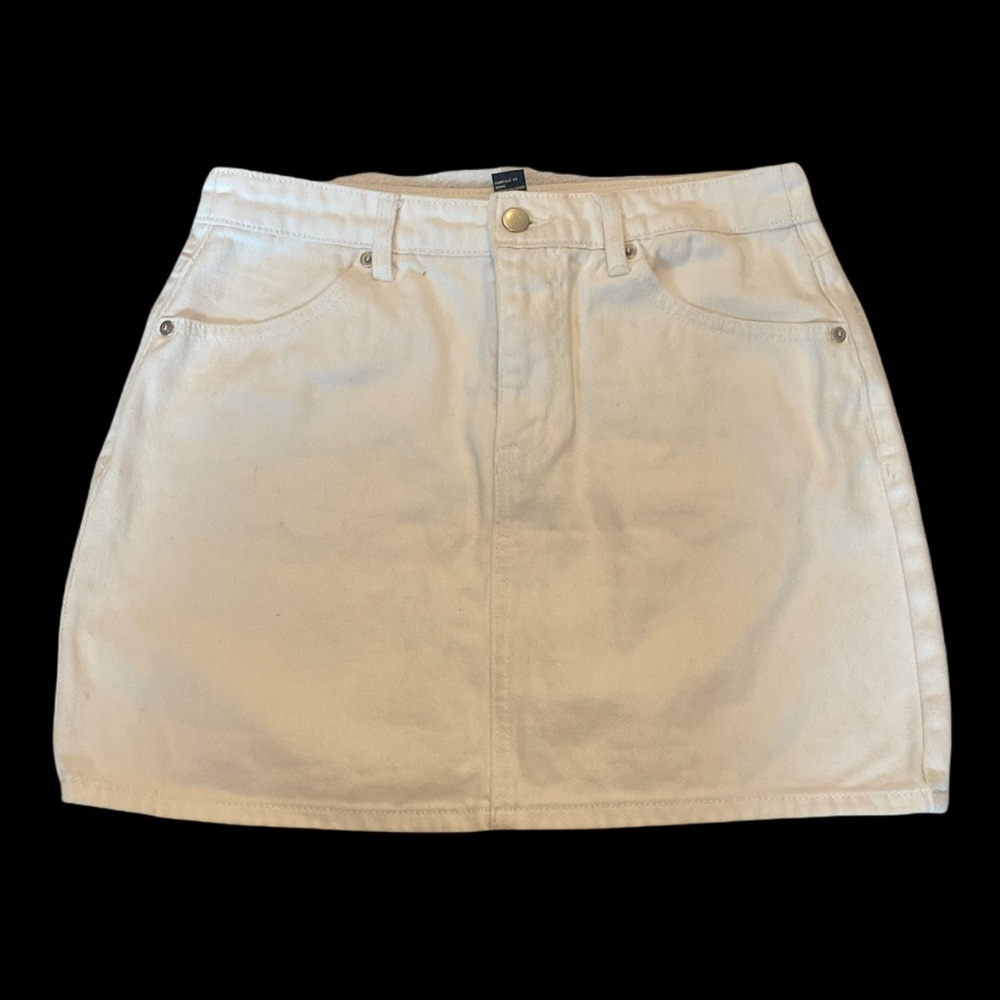 White denim skirt